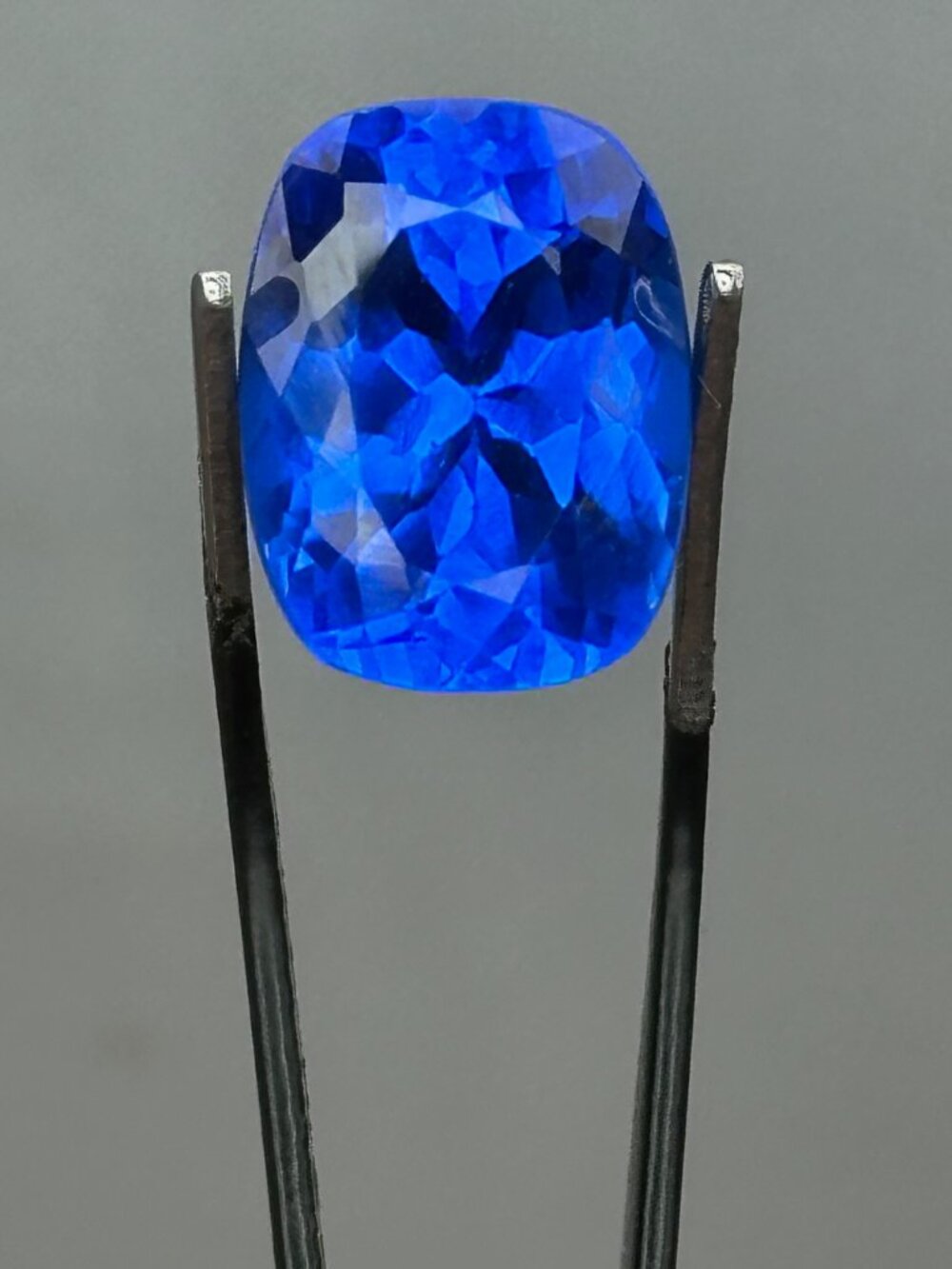 Extraordinary GLOWING Cobalt Spinel